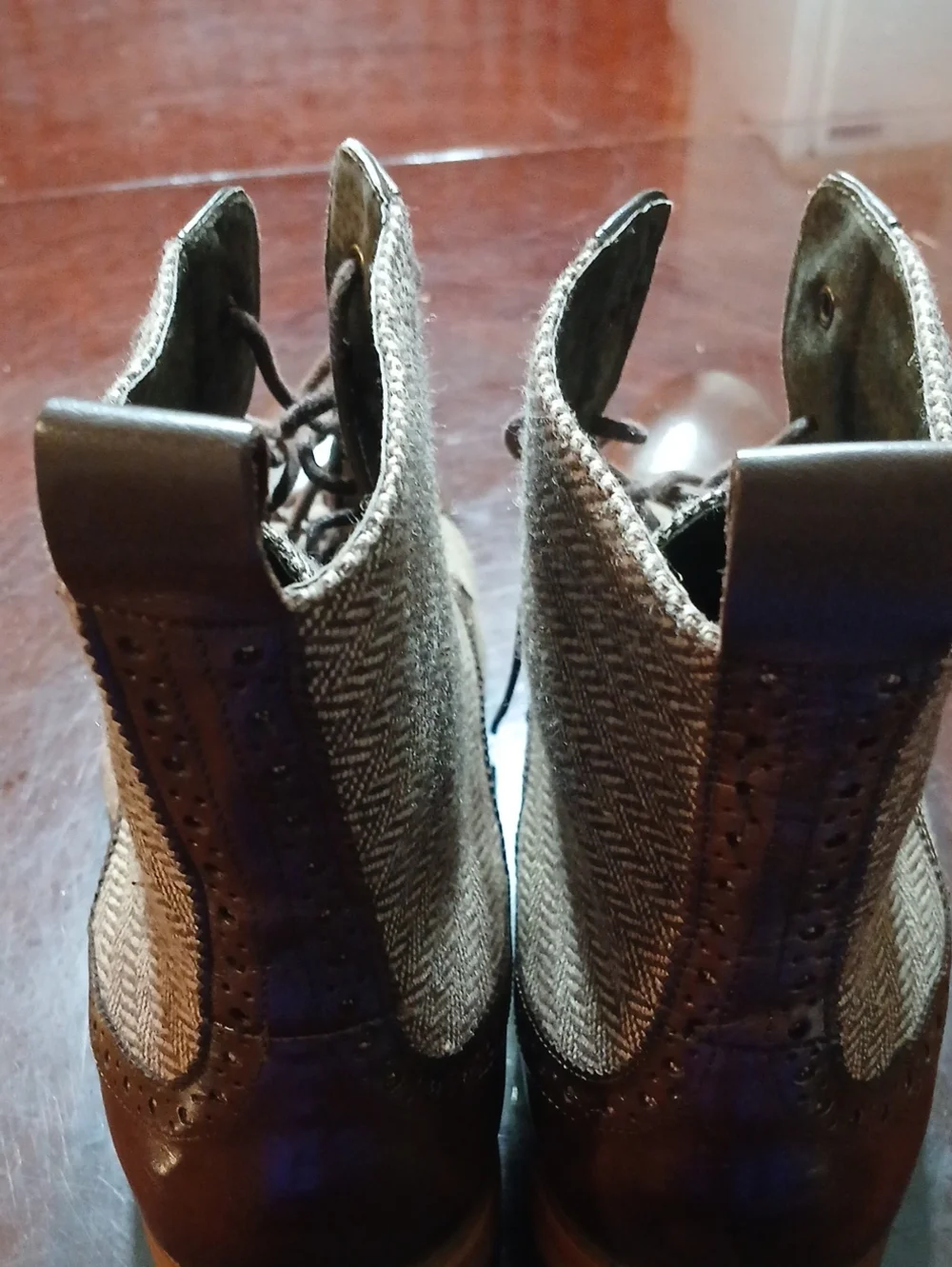 Men's BrownGiovanni Leather & Gray Herringbone Chukka Boots